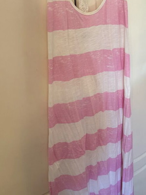 Maxi dress used with embroidery on the back, white and pink
