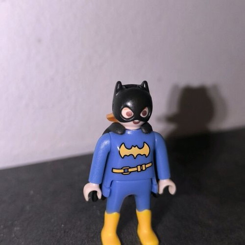 Batgirl DC Playmobil Kinder figure like new