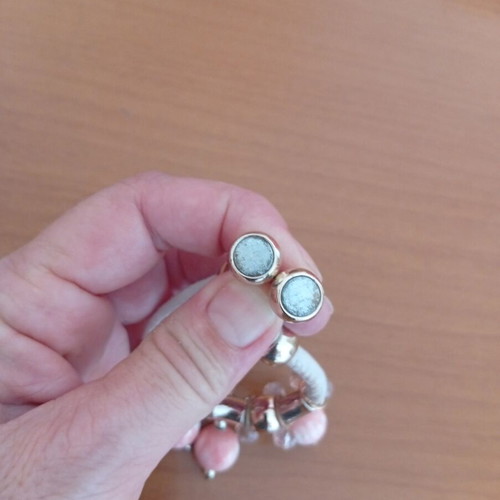 Bracelet with magnetic clasp