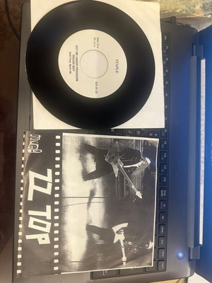 ZZ Top Live 7 inch vinyl like new, rock