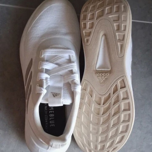 Adidas Women's Light Motion Running Shoes like new, size 38, white beige