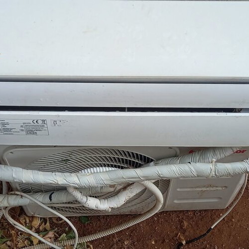 Inverter air conditioner 12, like new, with remote control