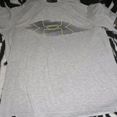 Under Armour t-shirt gray like new, size XXL