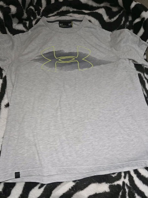 Under Armour t-shirt gray like new, size XXL