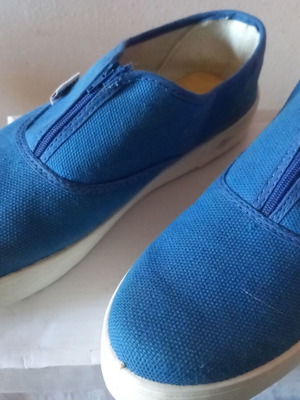Canvas shoes size 39 blue, new, Italian made