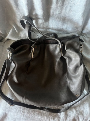 Carpisa grey handbag like new, crossbody or shoulder bag