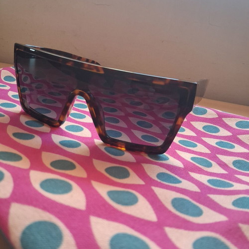 Tommy by Thomas Sunglasses mask style, tortoise color, like new