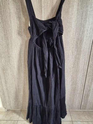 Karavan Dress size M like new black with side zip