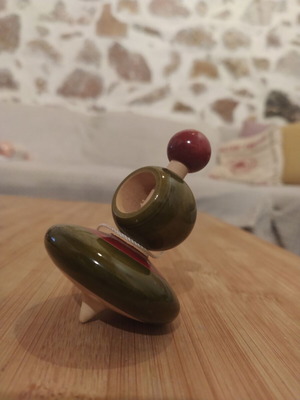 Wooden spinning top like new with vintage style