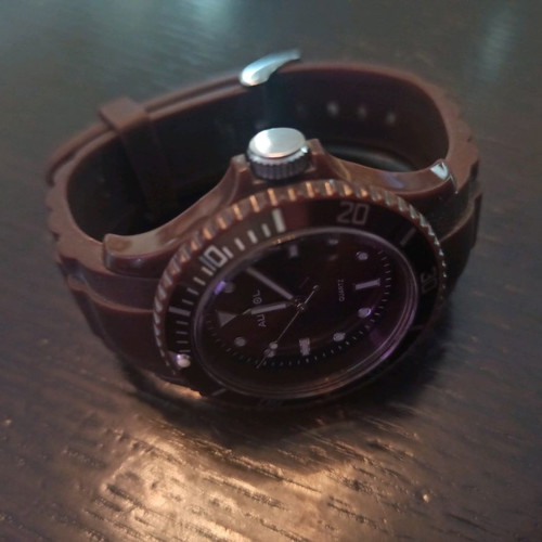 Children's wristwatch used in very good condition with new battery