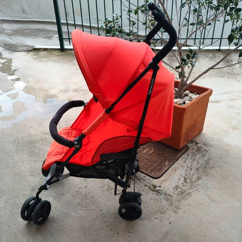 Inglesina Blink stroller like new, coral color, lightweight