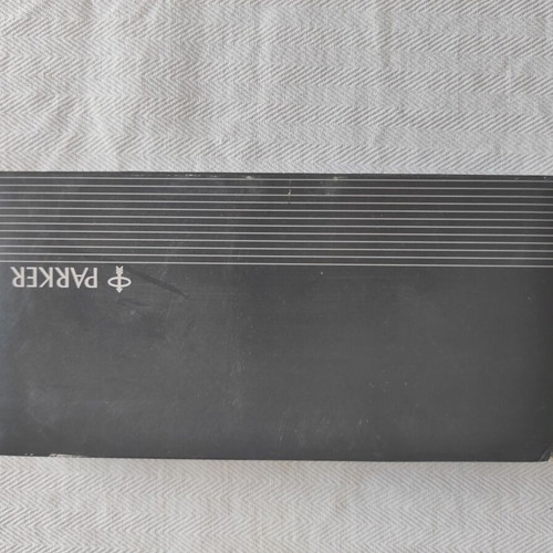 Parker pen and 2 pens set like new