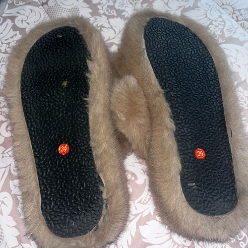 Fur slippers beige like new, size 39