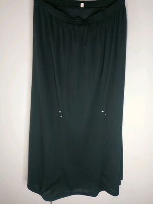 Women's skirt new, black with studs, size L-XL