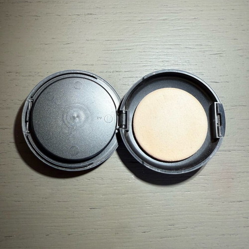 Studio Fix Powder Plus Foundation NW22 like new