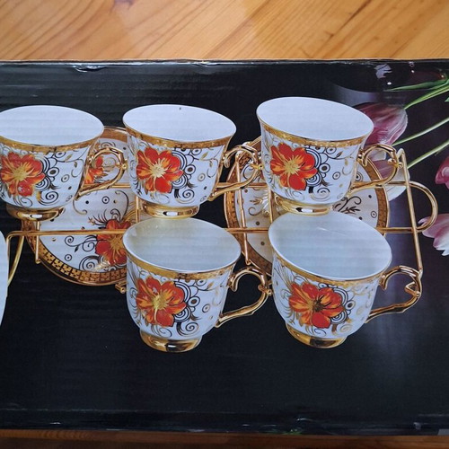 Coffee cup and saucer set restored, 6 pieces with gilding in box