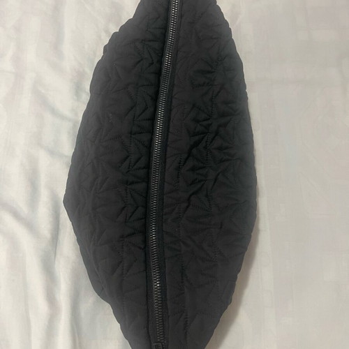 Bleecker & Love Handbag new, black quilted