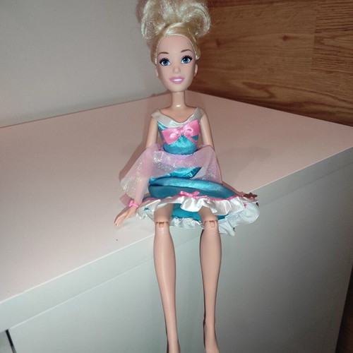 Disney Princess Cinderella Layer' n Style 10" doll used