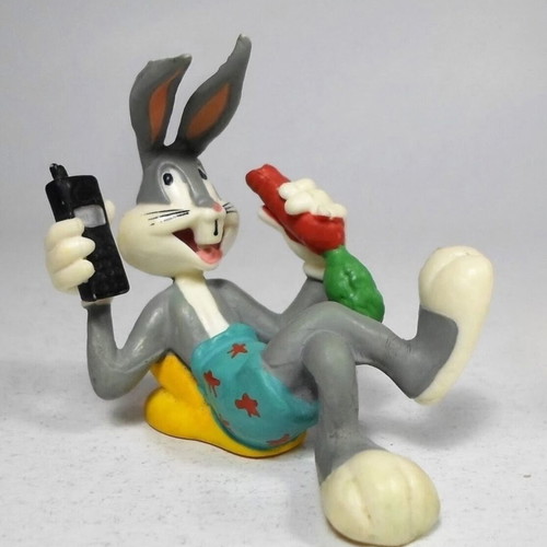 Bugs Bunny vintage miniature figure 1990s, Bullyland hand painted