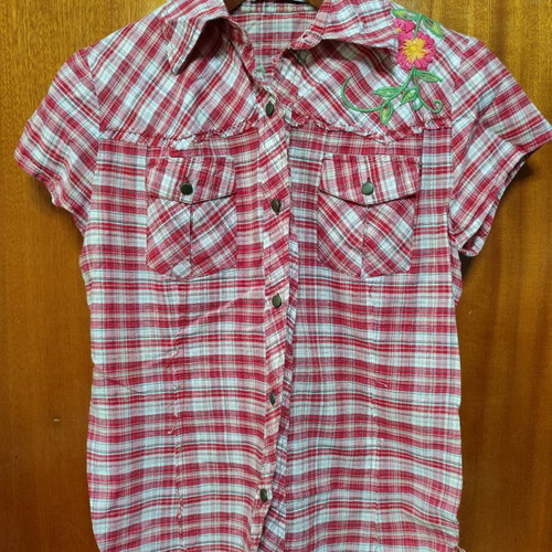 Women's checked shirt with embroidery like new, size XL