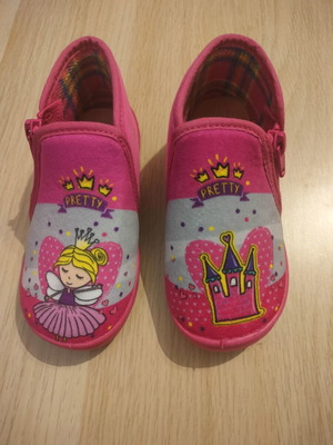 Mini Max anatomical slippers size 25