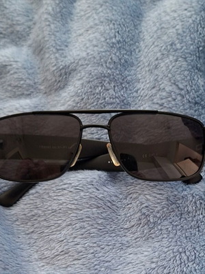 Men's sunglasses new with UV protection and polarization