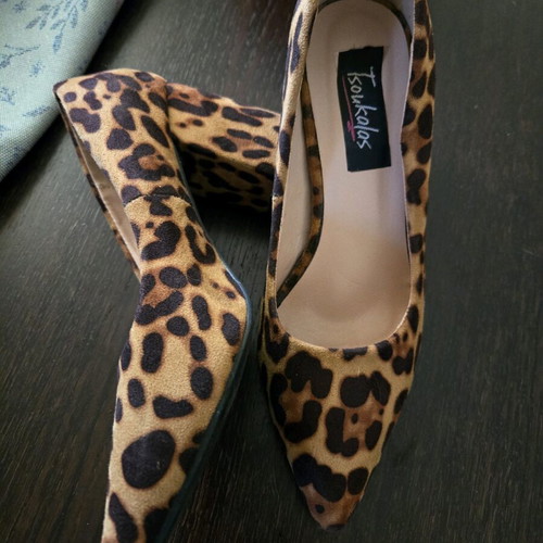 Tsoukalas leopard print pumps like new, size 37, chunky heel