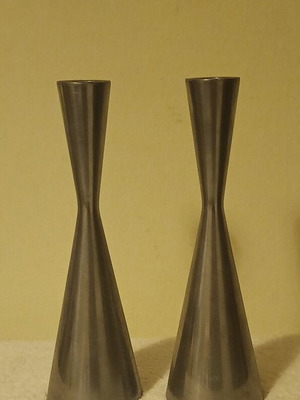 Set of 2 candlesticks silver color new, length 19 cm