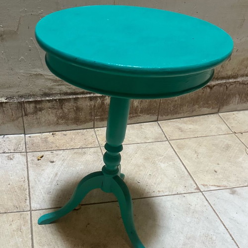 Vintage side table refurbished, classic style with retro influences