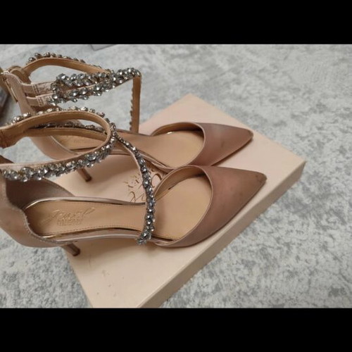 Badgley Mischka bridal shoes size 39 like new, pink sandals