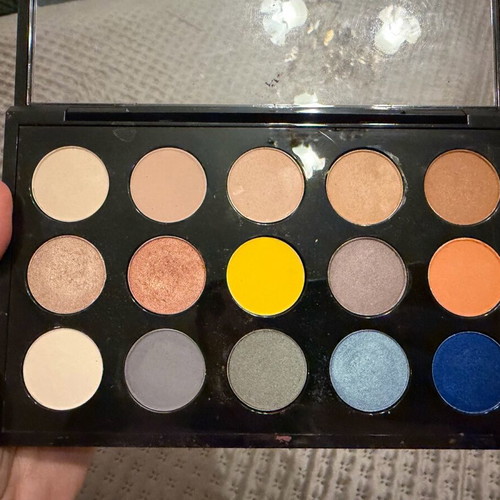 Mac Professional Eyeshadow Palette 15 Shades like new