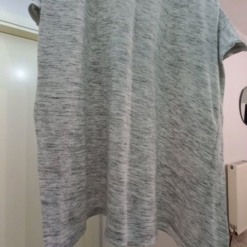 Women's grey t-shirt size S like new