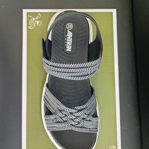 Antrin platform sandals new, low platform and soft sole, black