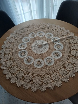 Round beige tablecloth, diameter 90 cm
