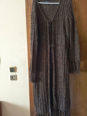 Knitted long cardigan like new, brown with fringes, size L