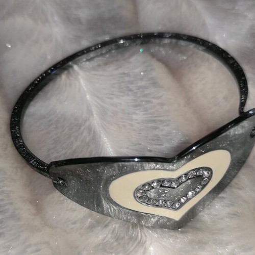 Women's bracelet like new heart-shaped silver