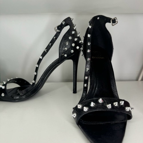 Black sandals with studs like new, size 38