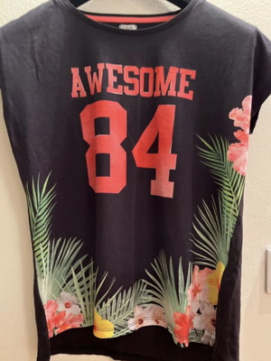 T-shirt OVS size S like new with coral-red print and tropical floral pattern