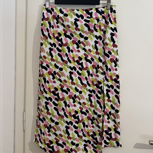Glamorous skirt new with slit, multicolor, size L