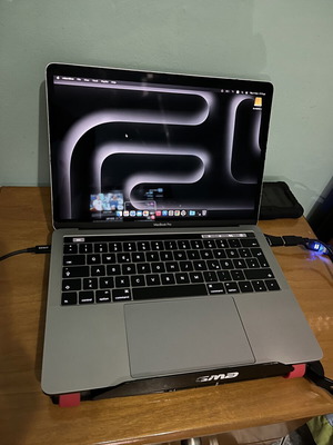 Apple MacBook Pro 13.3 Touch Bar i5 8GB RAM 256GB SSD μεταχειρισμένο