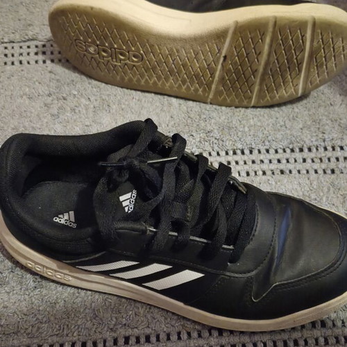 Adidas athletic shoes like new, size 40, black and white, leather type