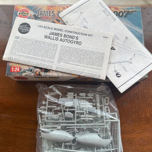 Airfix James Bond Autogyro 90s model kit 1/24 scale