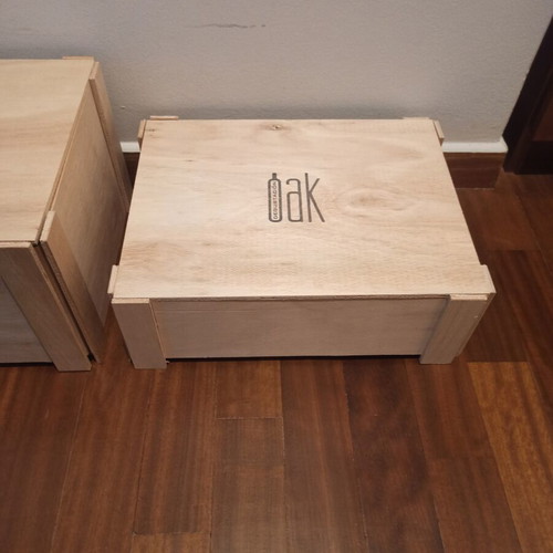 Oak wooden gift packaging boxes set of 2, like new