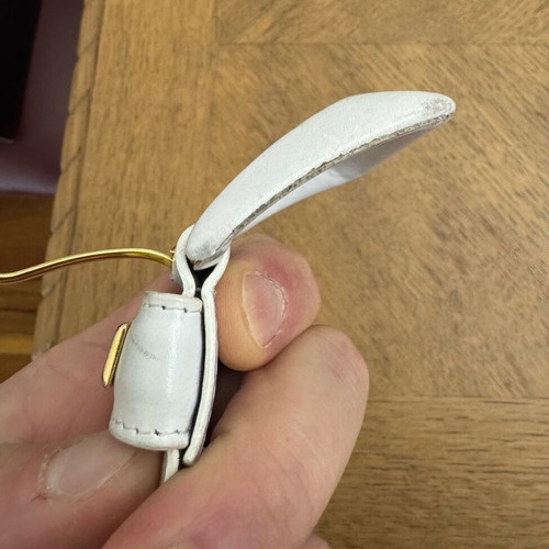White Genny belt used