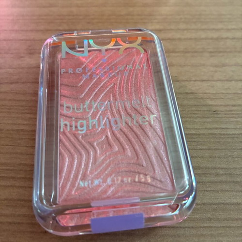 NYX Buttermelt Highlighter new, sealed