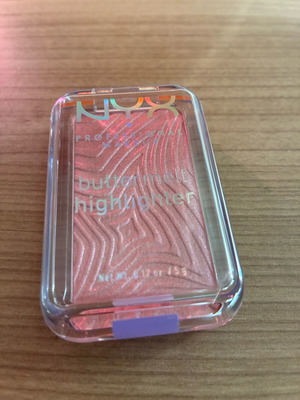 NYX Buttermelt Highlighter new, sealed
