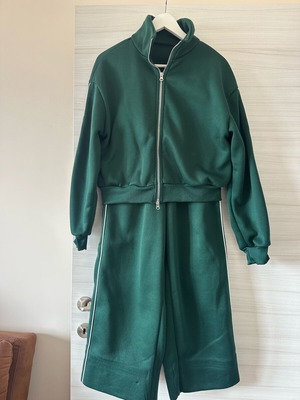 Πράσινη φόρμα 2 τεμαχίων σαν καινούργια, μέγεθος small