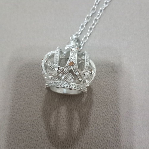Crown necklace used, silver, 3D pendant with long chain