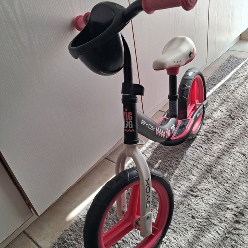 Byox Zig Zag New balance bike like new, pink
