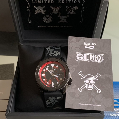 Seiko 5 x One Piece Luffy Limited Edition SRPH65K1F like new